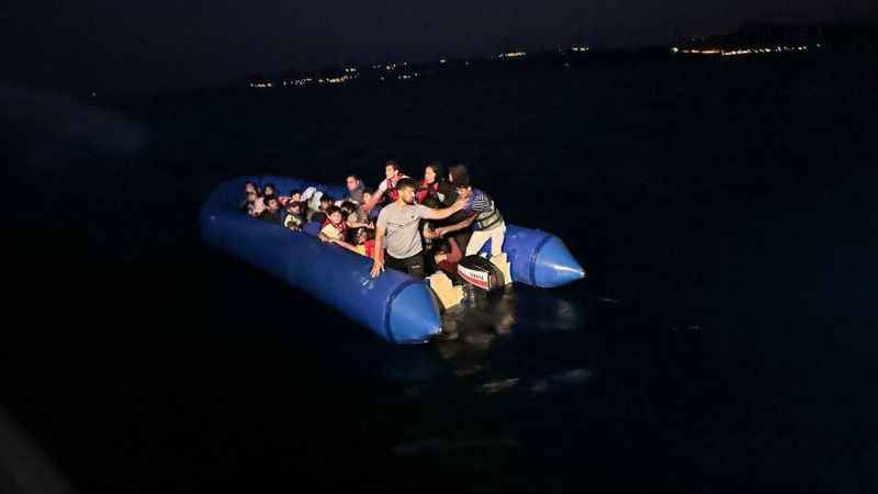 Yunan unsurlarınca ölüme terk edilen 80 kaçak göçmen kurtarıldı