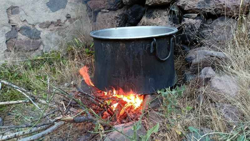 Arapgir’de dut pekmezi geleneği sürdürülüyor