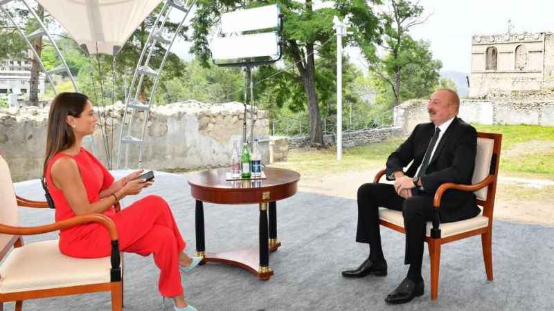 Aliyev: Ermenistan, toprak bütünlüğümüz ile ilgili tüm iddialarını bir kenara bırakırsa, o zaman kısa sürede bir barış seçeneği bulabiliriz
