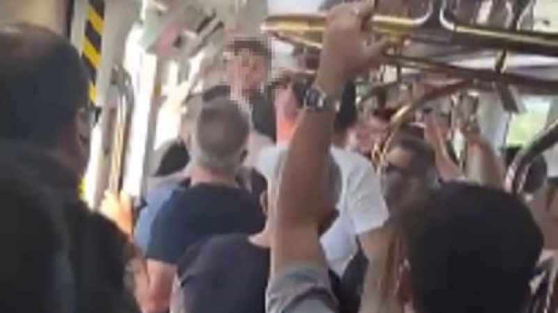 Grevin bitmesinin ardından İzmir metrosunda yumruk yumruğa kavga
