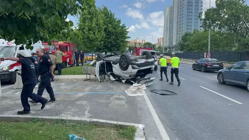 Ataköy sahil yolunda kaza: 2 yaralı