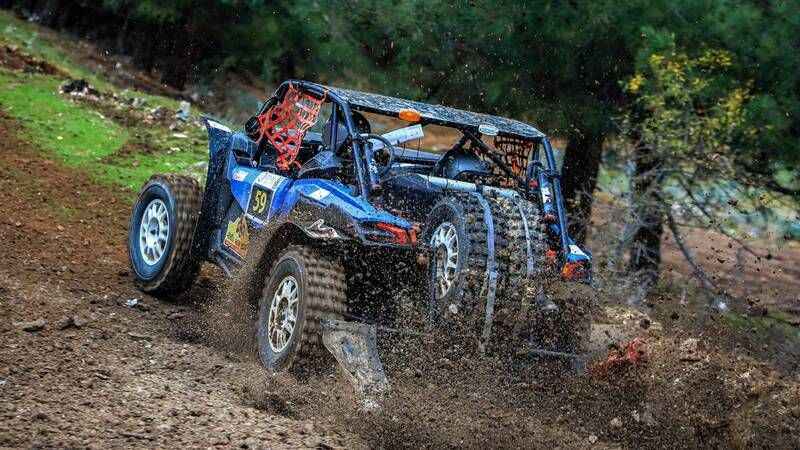 Bajanın ilk şampiyonları Turgut ve Sarper