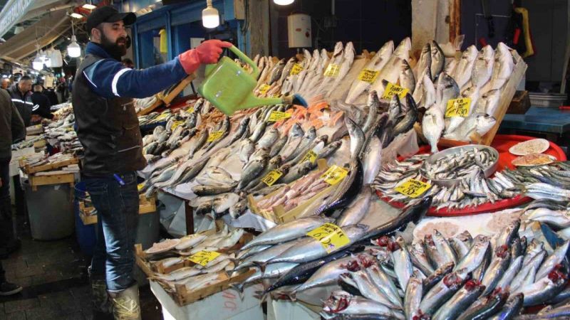 Ramazan geldi, balık fiyatları düştü