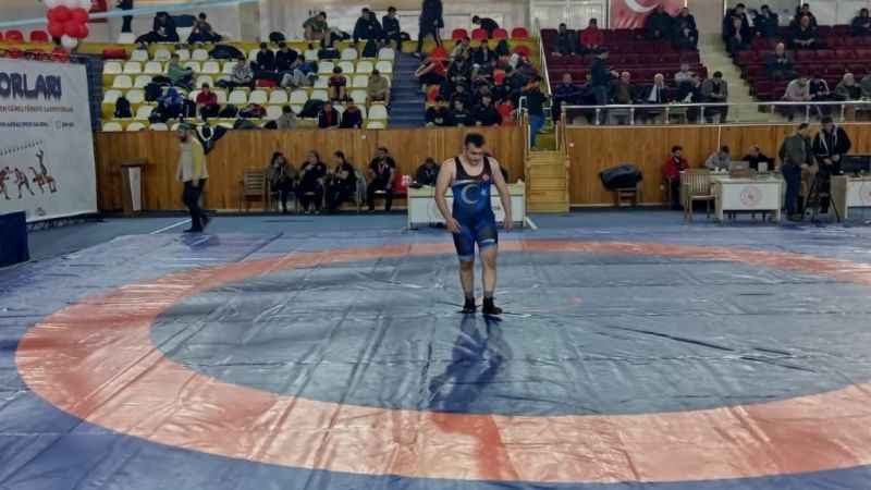 Başiskele Belediyesi'nin güreşçisinden Türkiye derecesi