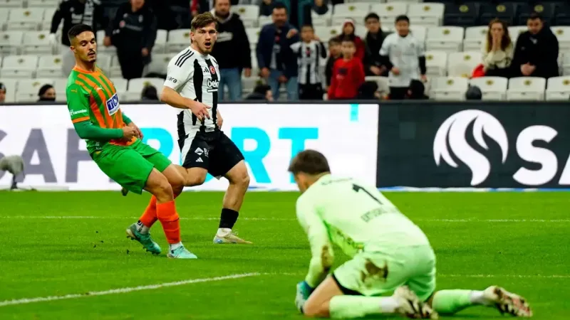 Beşiktaş Alanyspor’a takıldı! Beşiktaş Alanyspor’a takıldı!
