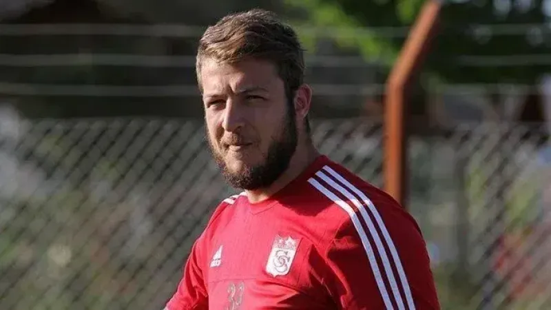 Beşiktaş’ın eski oyuncusu hakkında kırmızı bülten çıkarıldı Beşiktaş’ın eski oyuncusu hakkında kırmızı bülten çıkarıldı