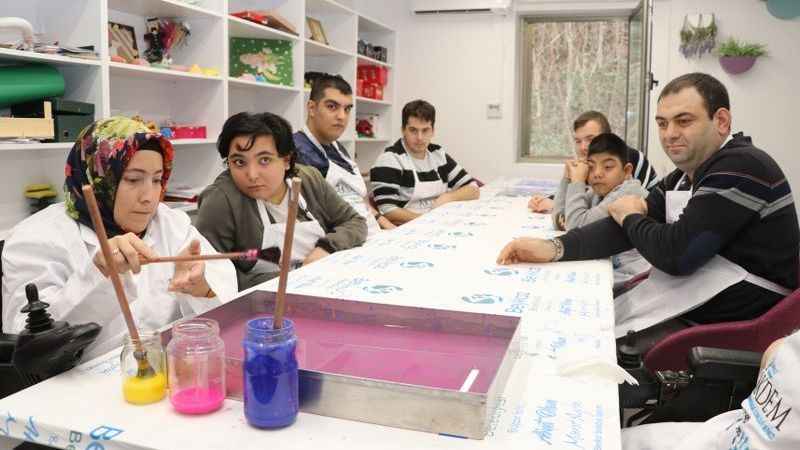 AKDEM'de sevgi dolu hikâyeler yazılıyor