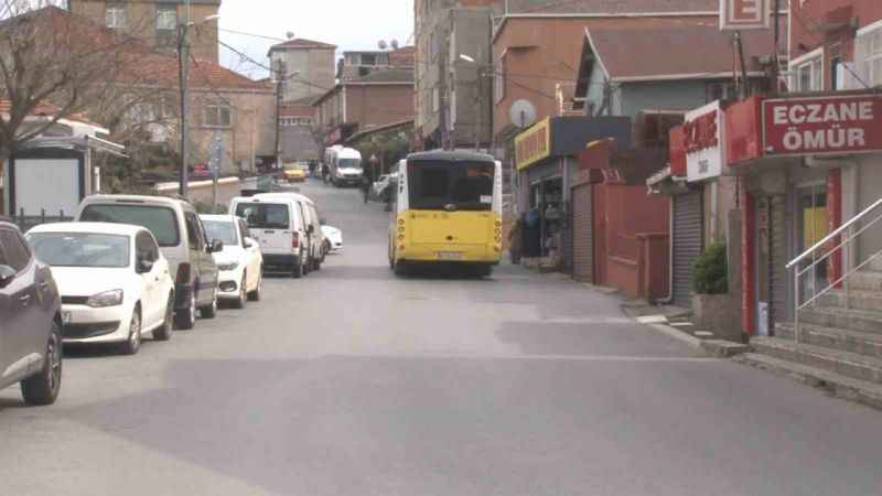 Beykoz’da vatandaşa İETT otobüsü çarptı, yakını otomobil ile kalabalığa daldı