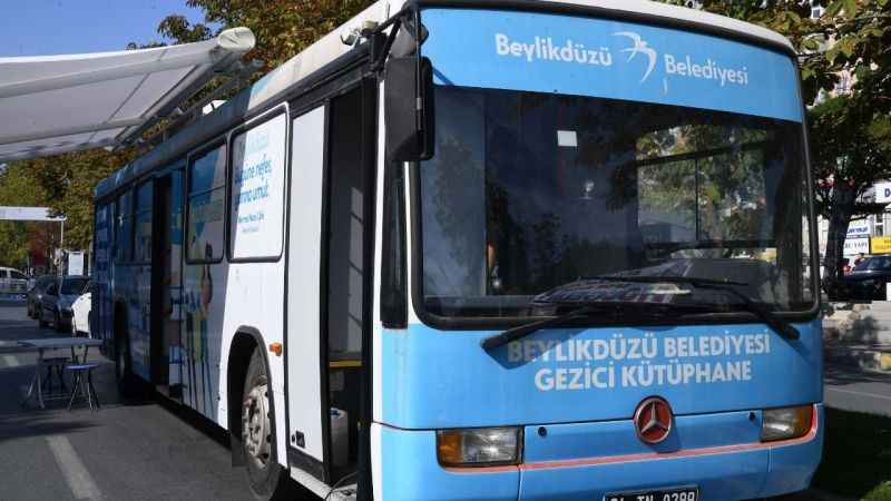 Beylikdüzü Kütüphanelerinde "Kürk Mantolu Madonna" zirvede