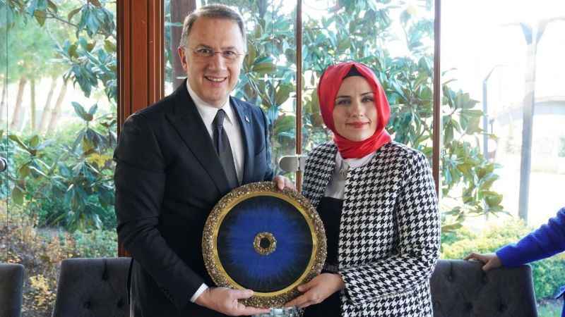 Başkan Çalık, kadın girişimcilerle buluştu Başkan Çalık, kadın girişimcilerle buluştu