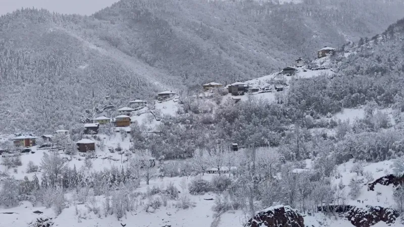 Bir ilde eğitime kar molası! Öğrencilere 1 günlük tatil