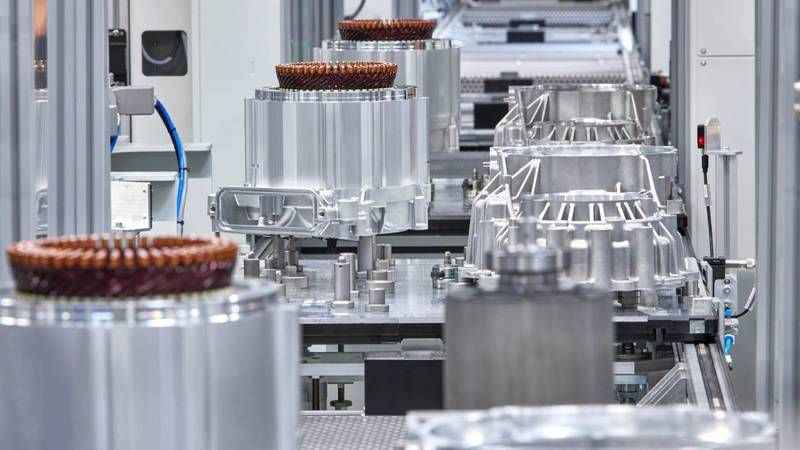 Bosch elektrikli araçlar için 800 voltluk teknoloji üretimine başlıyor