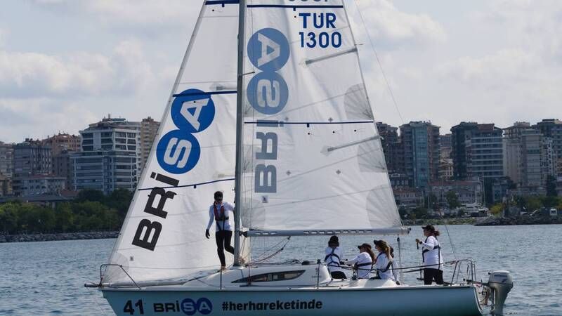 Brisa, tamamı kadınlardan oluşan yelken takımını destekliyor, harekete yelken açıyor