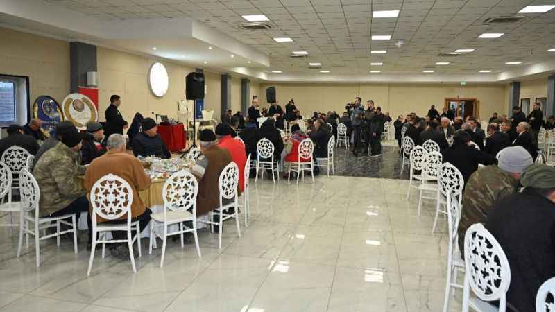 Başkan Aktaş'ın "Bereket Sofrası" Yenişehir'de kuruldu