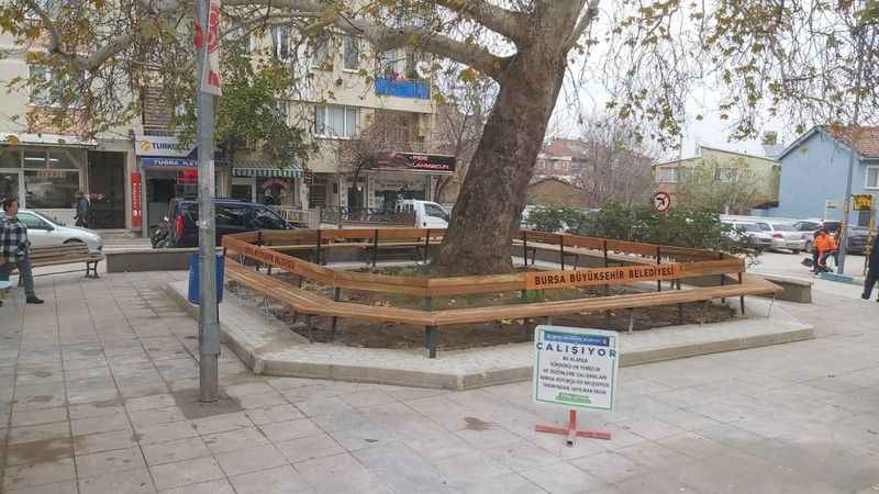 Nilüfer Belediyesi banklardaki 'Büyükşehir' yazısını kaldırdı