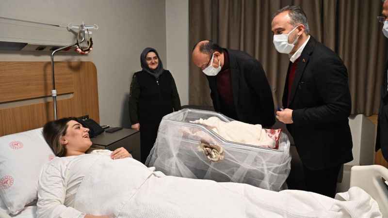 Başkan Aktaş, yılın son anlarında Bursalılarla buluştu Başkan Aktaş, yılın son anlarında Bursalılarla buluştu