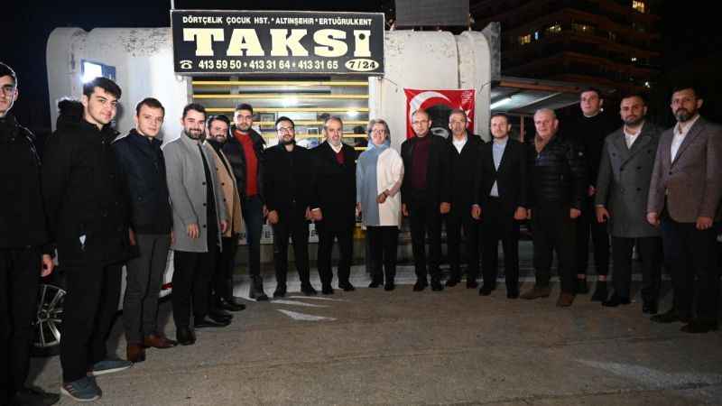 Başkan Aktaş, yılın son anlarında Bursalılarla buluştu Başkan Aktaş, yılın son anlarında Bursalılarla buluştu