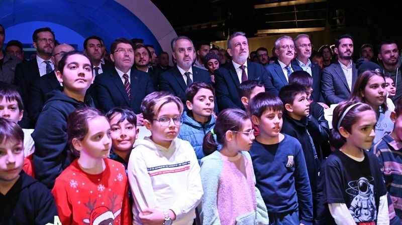 SpaceX ile uzay yolculuğu Bursa'da heyecanla izlendi