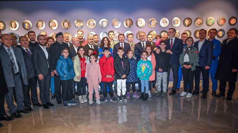 SpaceX ile uzay yolculuğu Bursa'da heyecanla izlendi