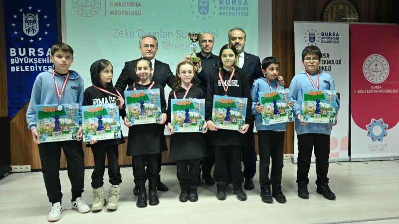 Bursa'da Zeka Oyunları Süper Ligi ödül töreniyle final yaptı