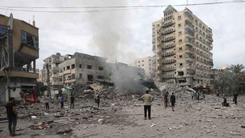 Dün geceden bu yana 100'den fazla Filistinli hayatını kaybetti