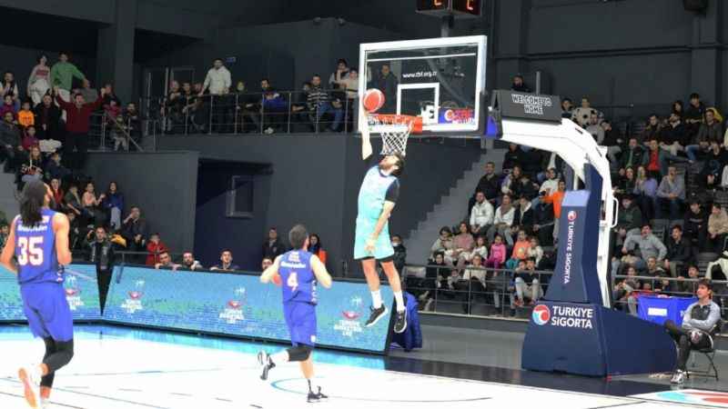 Çayırova Belediyesi basketbolda zirvedeki yerini sağlamlaştırdı