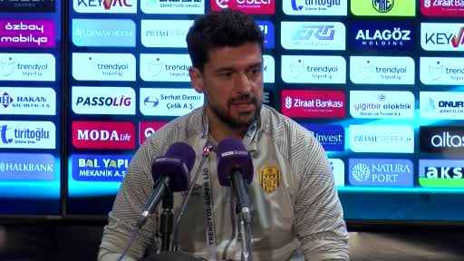 Özden Öngün: “Oyunculara itici güç olmak hem bizim kenardan hem de tribündeki taraftarların görevi”