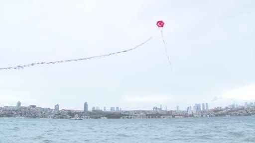 Şehit edilen Gazzeli çocukların isimlerinin yazıldığı uçurtmalar gökyüzüne bırakıldı