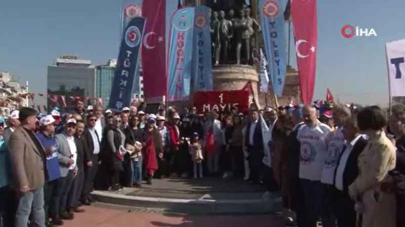Türk-İş, Taksim'e çelenk bıraktı