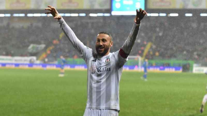 Cenk Tosun bu sezon Süper Lig'deki 4'üncü golünü attı