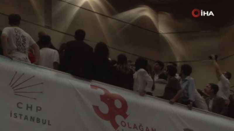 CHP İstanbul İl Kongresi'nde arbede