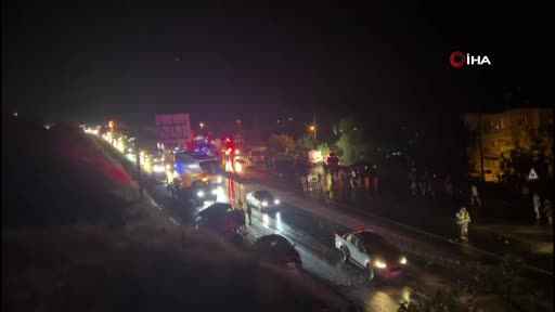 Denizli’de otobüs, minibüs ve çok sayıda araç zincirleme kazaya karıştı: 3 ölü, 50 yaralı