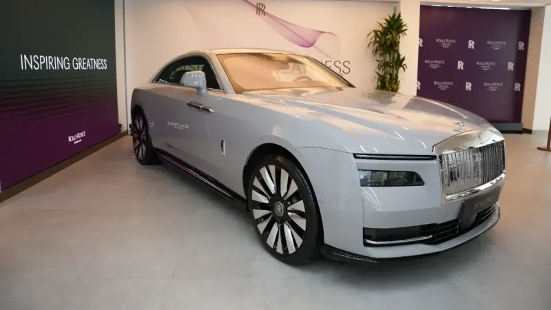 İlk tam elektrikli Coupe Rolls-Royce Spectre Türkiye’ye geldi