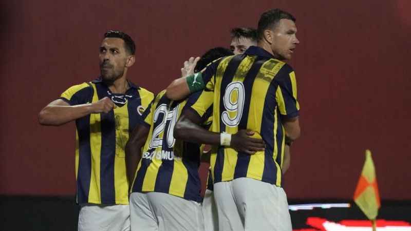Edin Dzeko coştu, Fenerbahçe farka koştu