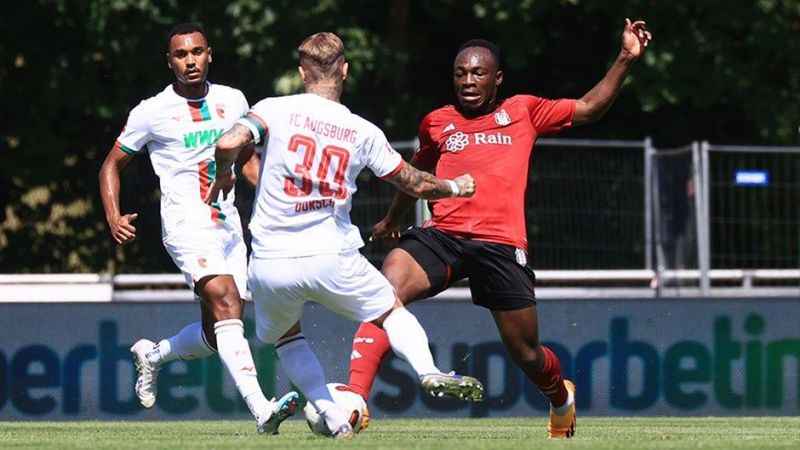 Beşiktaş’ın Augsburg ile oynadığı hazırlık maçı saha olaylarından dolayı tamamlanamadı