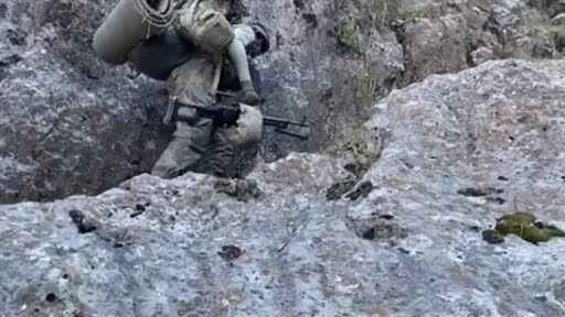 Mehmetçik teröristlerin inlerine girmeye devam ediyor