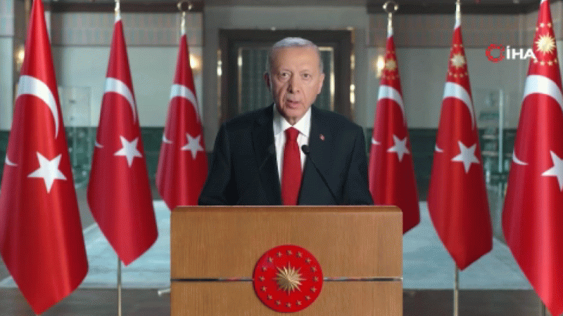 Cumhurbaşkanı Erdoğan: "Savunma sanayine mührünü vuracak 850 farklı projeyi titizlikle hayata geçiriyoruz"