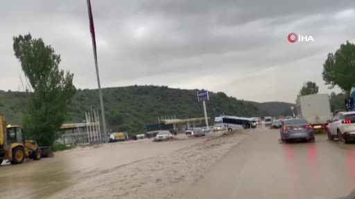 Elmadağ’da sağanak yağış sele neden oldu