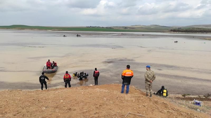 100 kişilik ekip tır sürücüsü Emin Ergün'ü arıyor 100 kişilik ekip tır sürücüsü Emin Ergün'ü arıyor