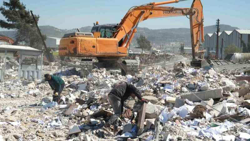 40 yıllık emekleri 40 saniyede enkaz oldu