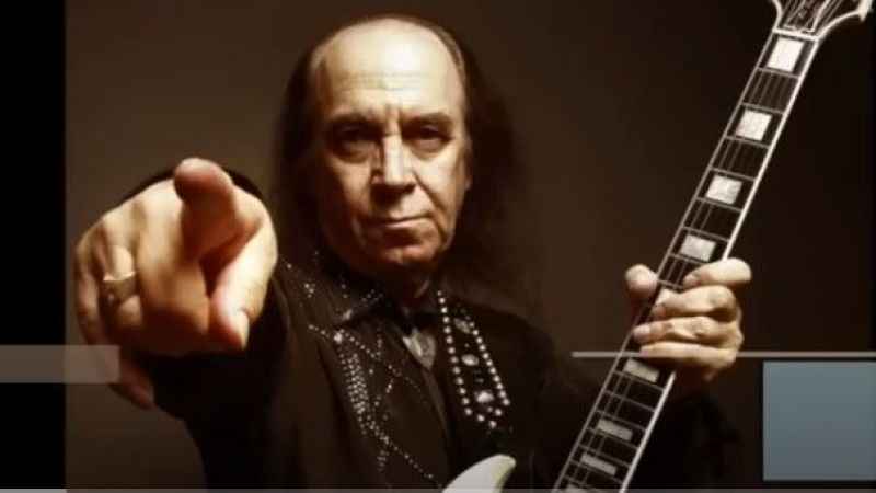 Rock müziğin efsane ismi Erkin Koray hayatını kaybetti