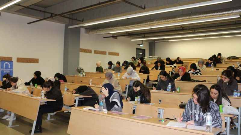 Esenler'de gençler YKS heyecanını erken yaşadı