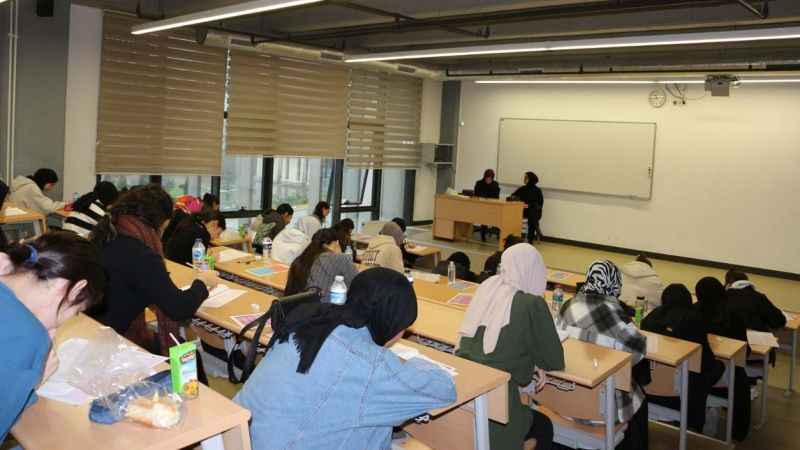 Esenler'de gençler YKS heyecanını erken yaşadı