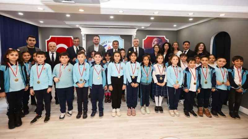 Esenler'de çocukların karne sevinci ikiye katlandı