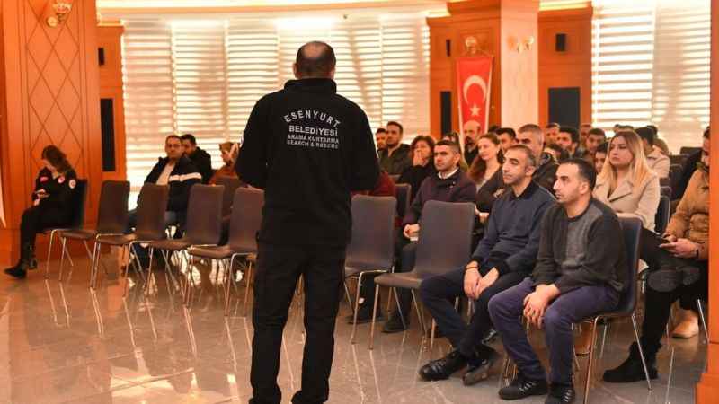 Esenyurt'ta depreme karşı Afet Bilinci Eğitimleri sürüyor