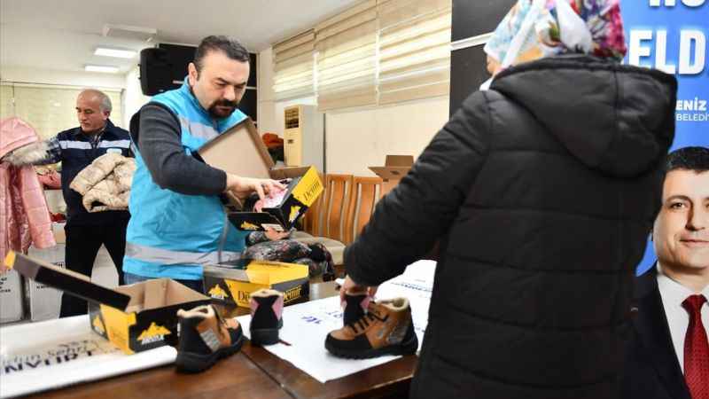 Esenyurt Belediyesi'nden 6 bin çocuğa mont ve bot