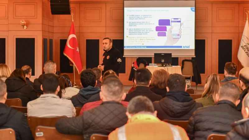 Esenyurt'ta depreme karşı Afet Bilinci Eğitimleri sürüyor