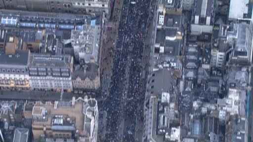 İngiltere’de yüzbinler Filistin’e destek için yürüdü