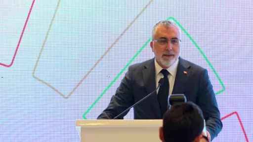 Bakan Vedat Işıkhan: Zorla çalıştırma ve insan ticareti bizim lügatimizde bulunmamaktadır