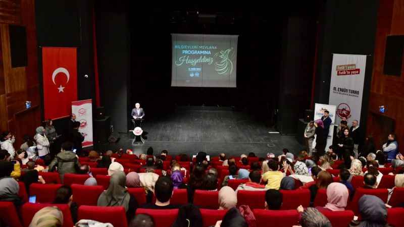 Fatih'te öğrencilerden unutulmaz Mevlana programı